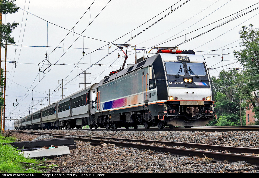 NJT 4658 on train 7216